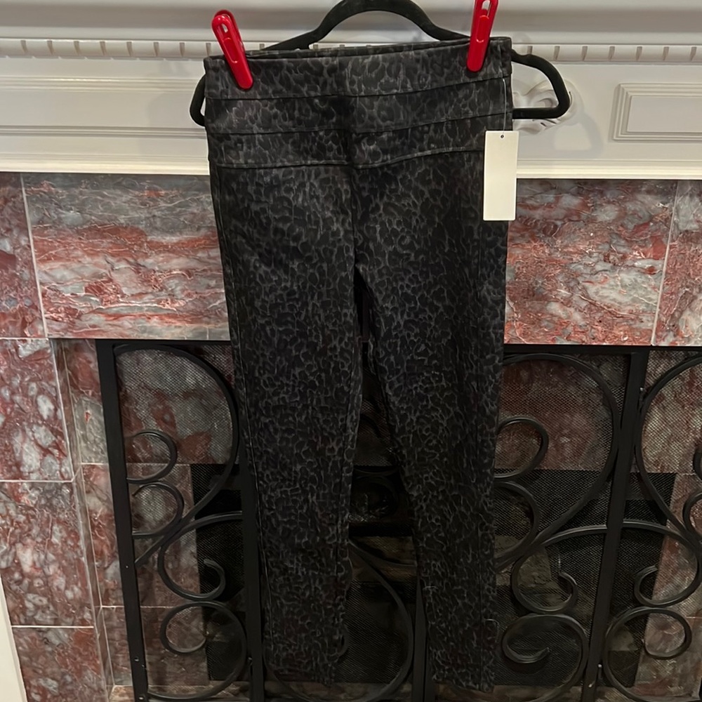 Leopard print leggings